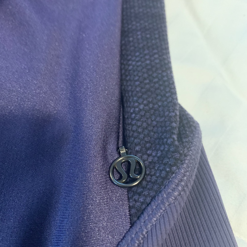 Womens Lululemon zip up size 4